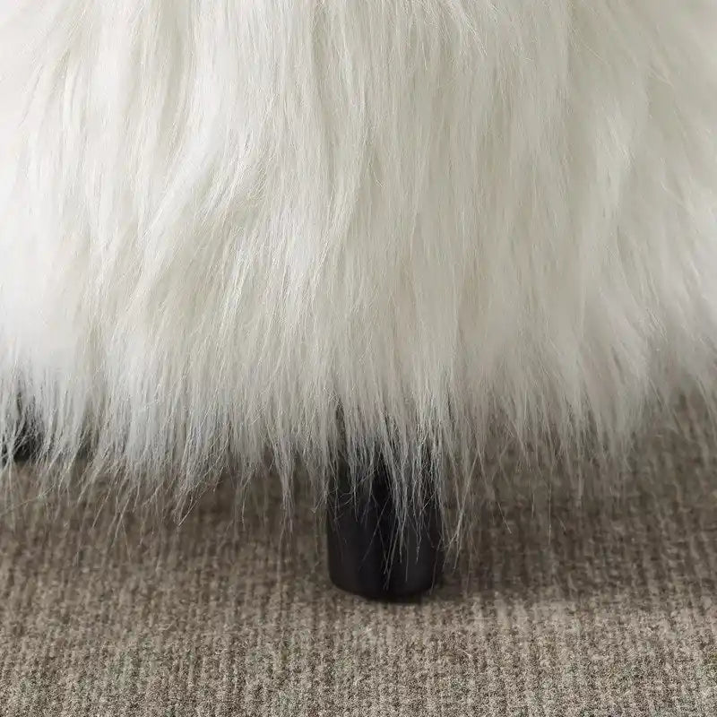 Pouf in pelliccia sintetica bianca a pelo lungo