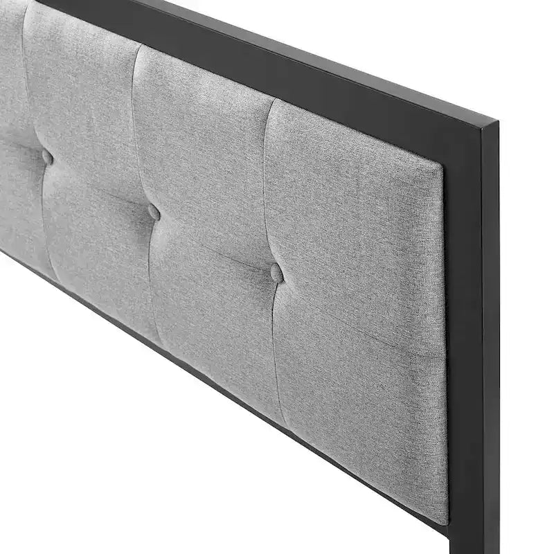 Testiera a bottone trapuntata in metallo di dimensioni King Waldorf Modern, in tessuto grigio chiaro