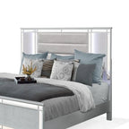 Letto matrimoniale Lio Modern, LED, profili a specchio, rivestimento capitonné in velluto argentato